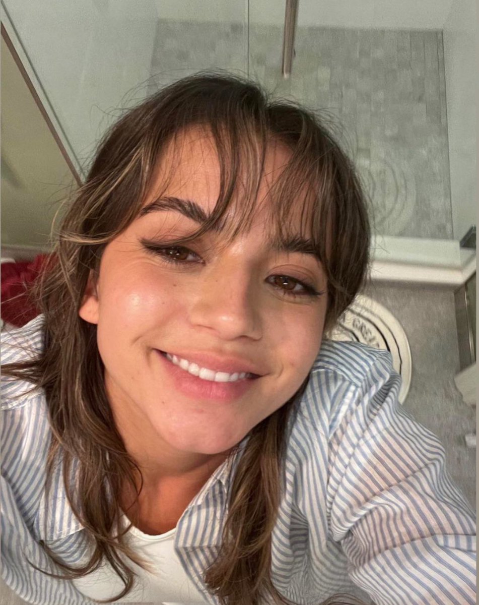 my gf just sent me this, isn’t she beautiful