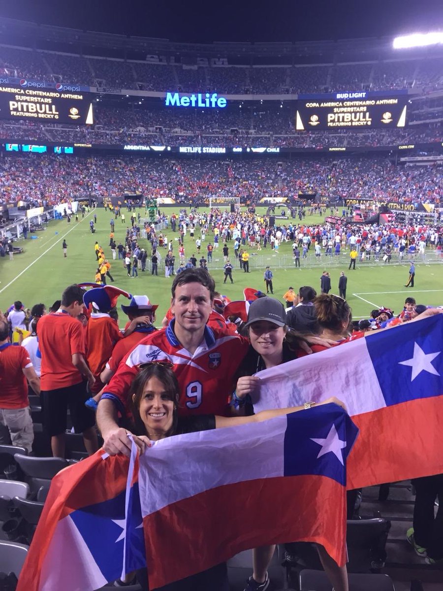 Juan Larrain C. (@juanlarrainc) on Twitter photo Hace 9 años lo Chile campeón Copa América Centanario !!! Inolvidable. agradecido de la generación dorada Hace 9 años lo Chile campeón Copa América Centanario !!! Inolvidable. agradecido de la generación dorada