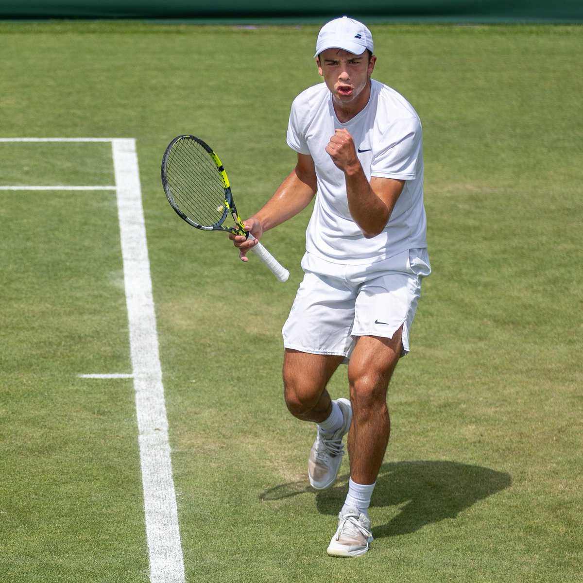 Oliver Tarvet QUALIFIES for <a href="/Wimbledon/">Wimbledon</a>!!! 👊

Sensational from Oliver, who will make his main draw debut in SW19 after defeating Alexander Blockx 6-3, 3-6, 6-2, 6-1 in the final round of qualifying 

#BackTheBrits 🇬🇧 | 📷 AELTC