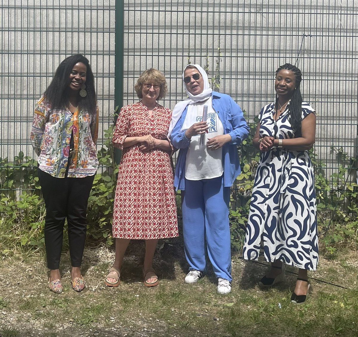 Diane LARUE-NICOUE (@dnicoue) on Twitter photo 🎓💻 Remise de passeports numériques aux femmes du CIDFF 93 soutenu par la <a href="/FondationOrange/">FondationOrange</a>.
Elles ont suivi avec assiduité les ateliers bureautiques animés par <a href="/OrangeSolidariT/">Orange Solidarité</a>.
Word, Excel, PowerPoint n’ont plus de secrets pour elles ! 🎓💻 Remise de passeports numériques aux femmes du CIDFF 93 soutenu par la <a href="/FondationOrange/">FondationOrange</a>.
Elles ont suivi avec assiduité les ateliers bureautiques animés par <a href="/OrangeSolidariT/">Orange Solidarité</a>.
Word, Excel, PowerPoint n’ont plus de secrets pour elles !