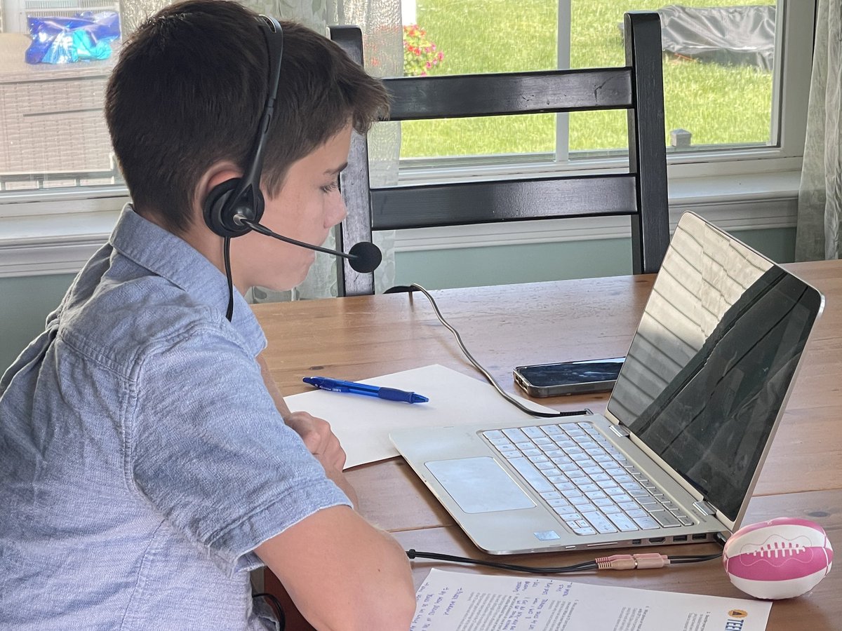 Cohen is speaking with <a href="/RepEmiliaSykes/">Rep. Emilia Strong Sykes</a> staff about the lifesaving medication for #CysticFibrosis and the importance of #Medicaid and access to this life altering care. #cfftad #teenadvocacy