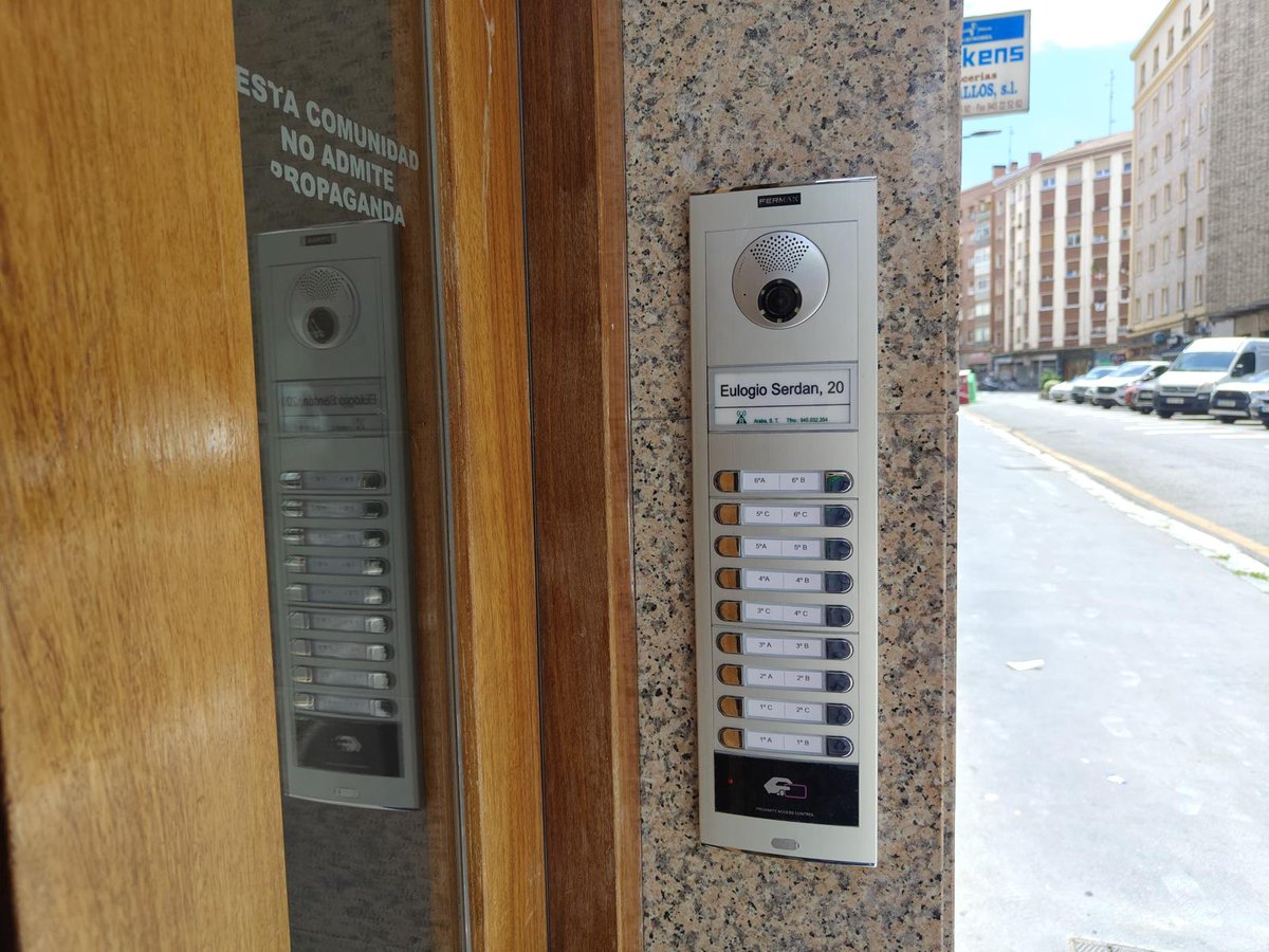 ¿Todavía no sabes a quien abres la puerta? ¡#EstrenaTuVideoportero conectado!