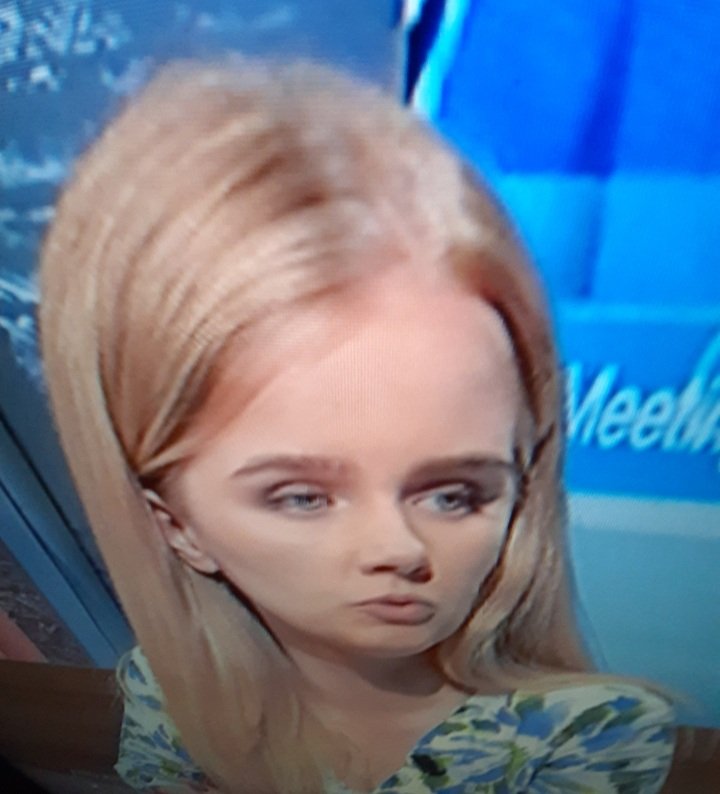 BENDOVER_75's tweet image. Vermoedelijk vanwege gebrek aan relevante gasten, was #Bashbarbie #EvaVlaar bij dr hartsvriendin #Bralbarbie #Raisa, in pauper-programma #ongehoordnieuws/#fvd.TV voor n theekransje. Bashbarbie #Eva mocht haar radicaal rechtse idealen, dr haatpraat én zichzelf promoten.
#opruiers