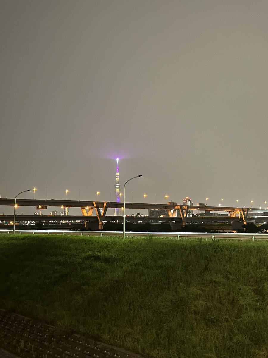 Night run around the huge detention center in Adachi.