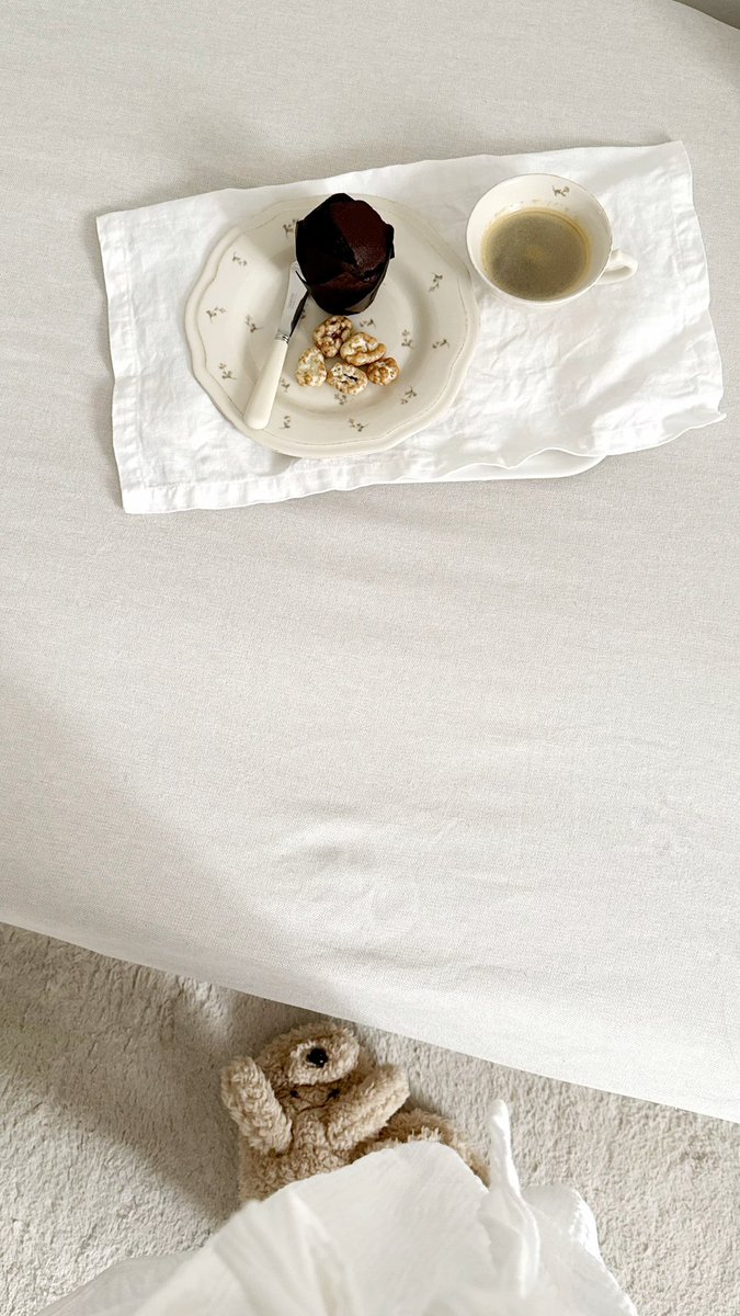 لأنك خَيّر و مليئة بالنَقاء ستجدين الخَيرَ دائمًا مُحاطًا بك و منجذبًا إليك 🤍.