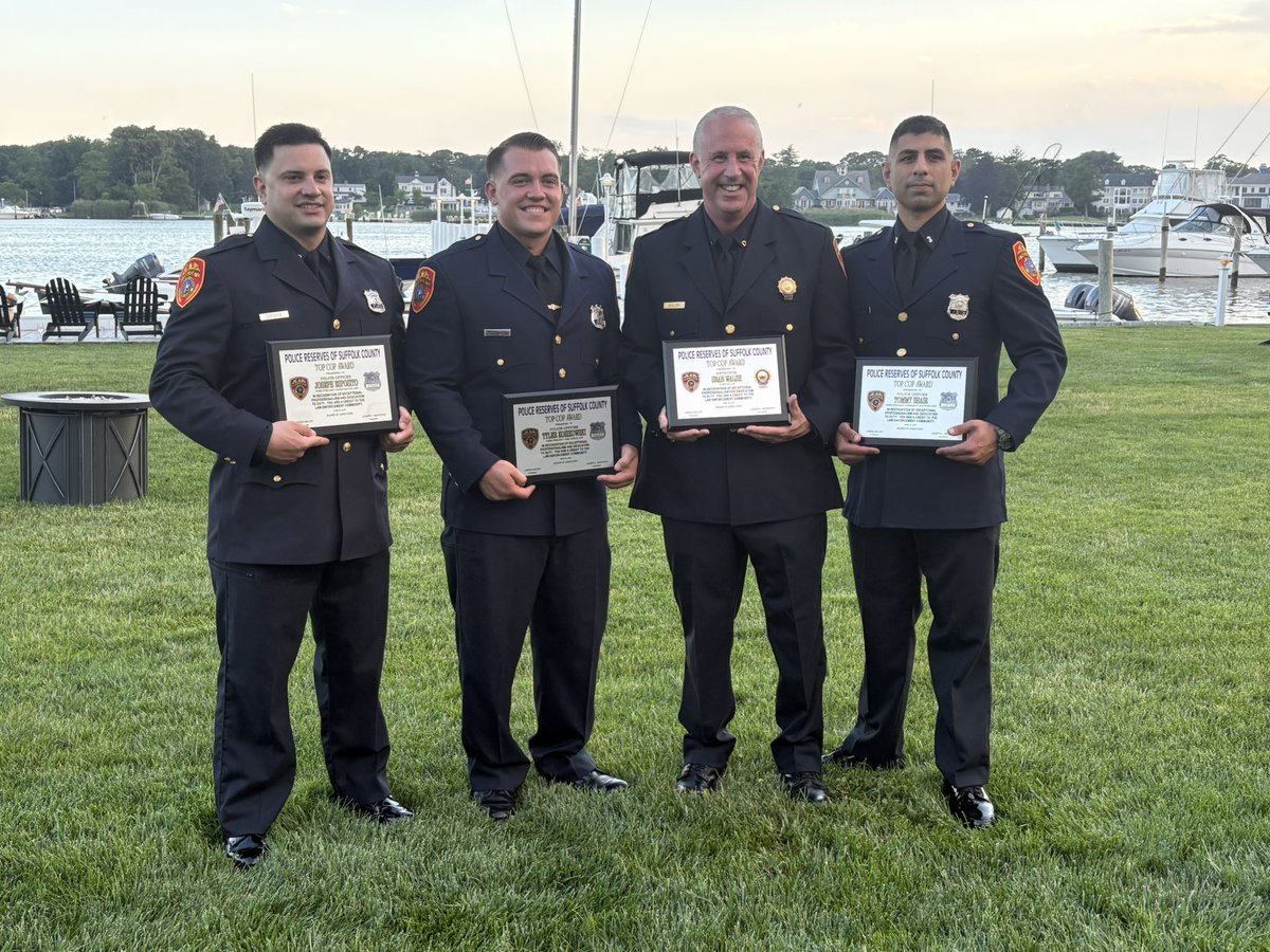 SCPD3rdPrecinct's tweet image. Thank you to the Police Reserves of Suffolk County! Last night they honored and awarded the outstanding police work of 3rd Squad Detective Sean Walsh and 3rd Precinct Officers Joseph Esposito, Tommy Shair and Tyler Kozikowski👮♂️