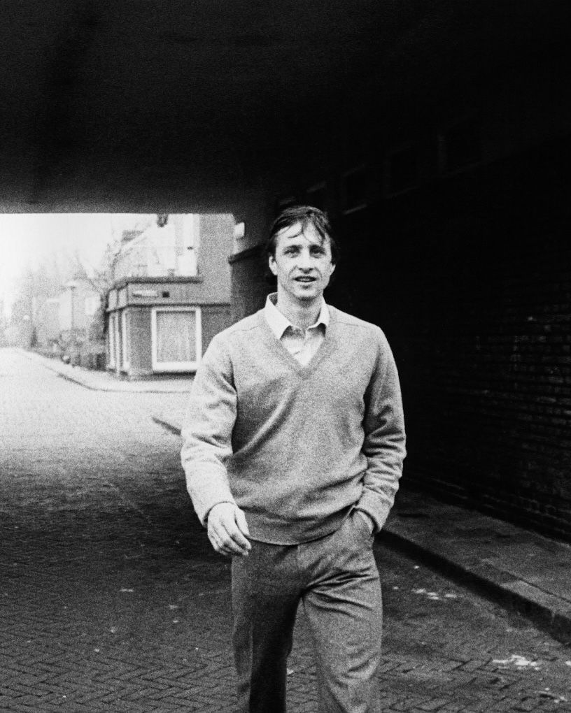 JohanCruyff's tweet image. Johan, a legacy that will always live on in the streets.

Now, written into the streets of Torrelameu.

#CruyffLegacy #TBT