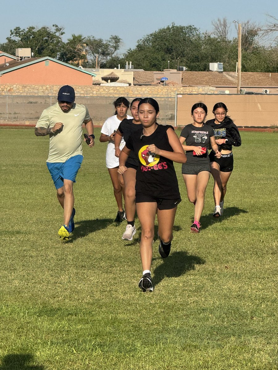 Cesar Morales (@saneliathletics) on Twitter photo <a href="/SanElizarioISD/">San Elizario ISD</a> Summer Running getting the work done 🏃🏻🏃🏽♀️ 💪🏼!
#SanEliNation #DaleSanEli <a href="/SanElizarioISD/">San Elizario ISD</a> Summer Running getting the work done 🏃🏻🏃🏽♀️ 💪🏼!
#SanEliNation #DaleSanEli