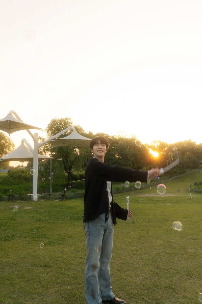 NCTsmtown's tweet photo. 자전거

#DOYOUNG #도영 #JOHNNY #쟈니 
#Soar #DOYOUNG_Soar
#SoarGallery
#NCT #NCT127 https://t.co/llSCa5263q