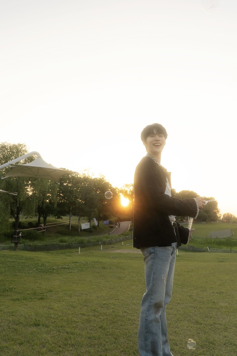 NCTsmtown's tweet photo. #DOYOUNG #도영 #JOHNNY #쟈니 
#Soar #DOYOUNG_Soar
#SoarGallery
#NCT #NCT127 https://t.co/YnNOUkcwAT