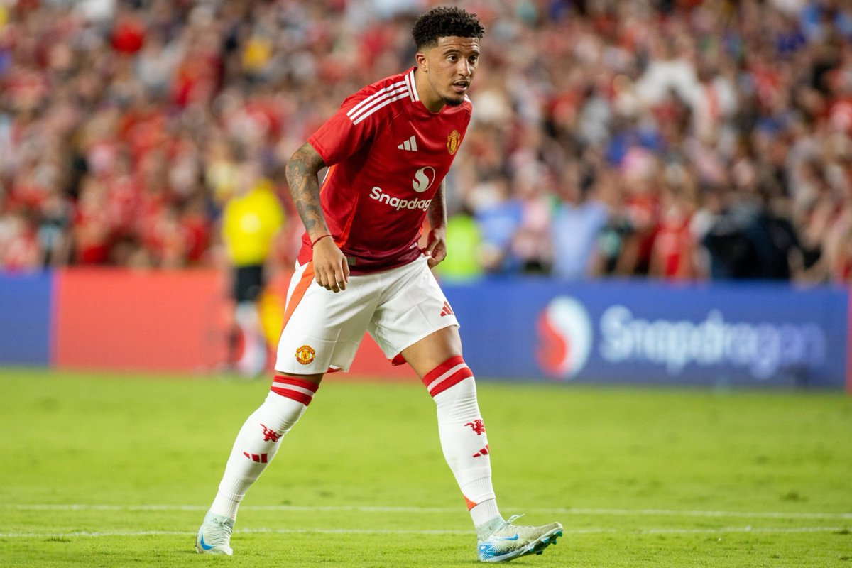 Fenerbahçe a seulement demandé à être informé de la situation et des conditions. Aucune proposition n'a encore été envoyée à Jadon Sancho ou à Manchester United. Tous les clubs intéressés continuent de demander un prêt alors que United veut une vente. [<a href="/FabrizioRomano/">Fabrizio Romano</a>] #MUFC