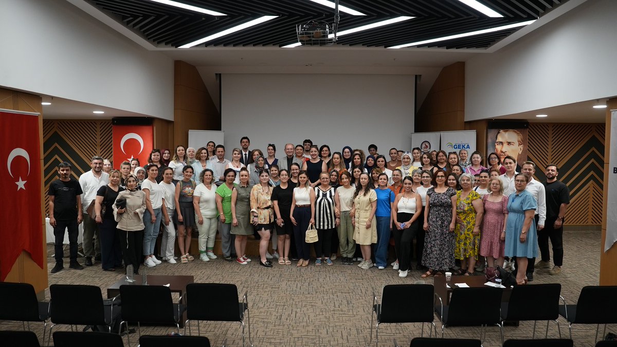 Üreten kadınlar “E-Ticaret” ile buluştu

Kadın girişimciliğine destek olmak ve dijital pazarda kadınların daha etkin yer almasını sağlamak amacıyla düzenlenen “Üreten Kadınların E-Ticaret Yolculuğu” etkinliği, Denizli’de yoğun katılımla düzenlendi.

denizli.bel.tr/Default.aspx?k…