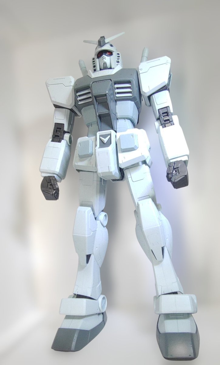 メガサイズモデル RX-78-2ガンダム、GQ版カラーで完成しました✨ 劇中