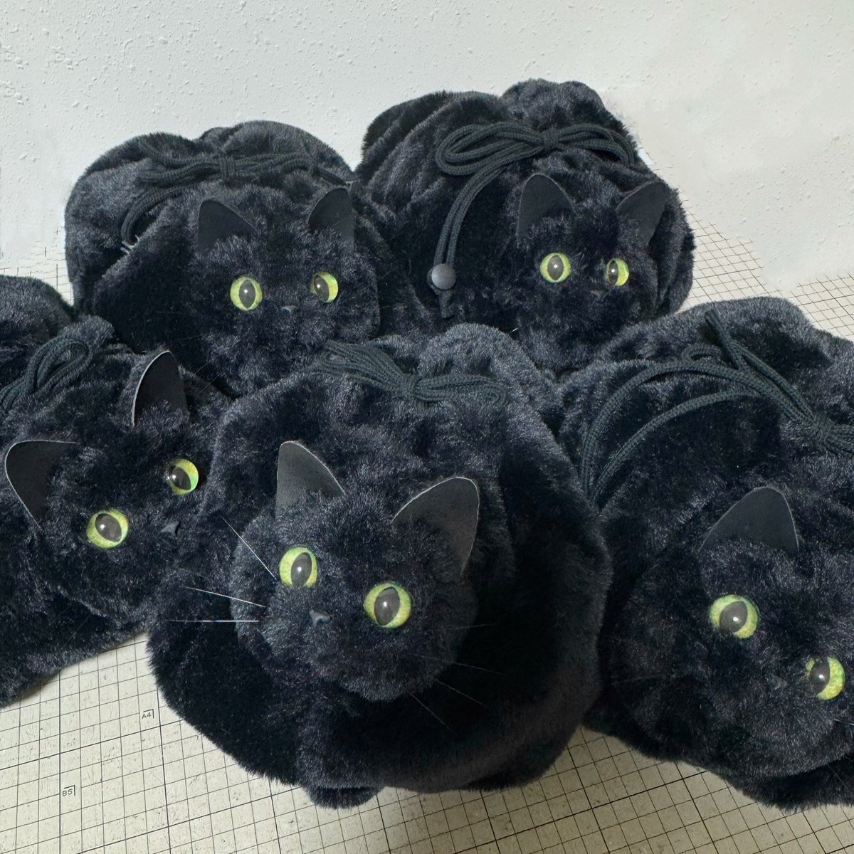 #創作者宣伝下手くそ選手権

どうやったら本当に猫みたいって伝わるのか。
そして、見た目より大容量だと伝わるのか。