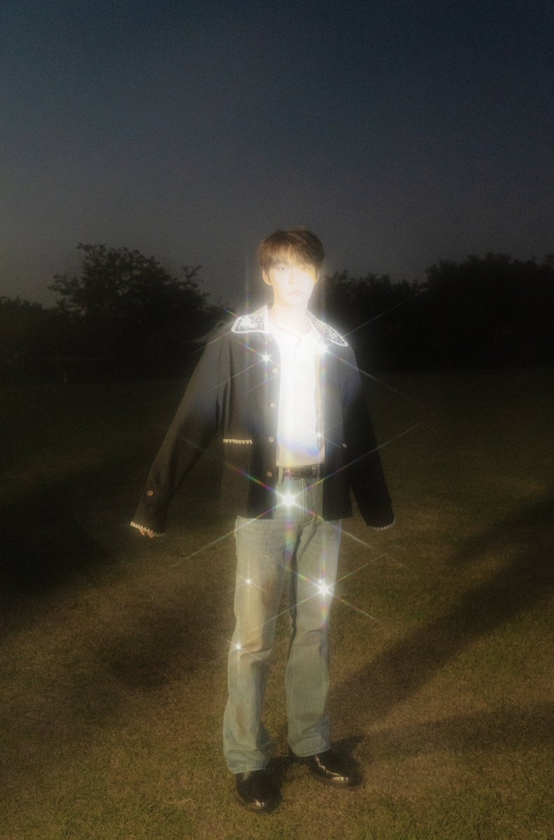 NCTsmtown's tweet photo. #DOYOUNG #도영 #JOHNNY #쟈니 
#Soar #DOYOUNG_Soar
#SoarGallery
#NCT #NCT127 https://t.co/PMC4xvG3Tv