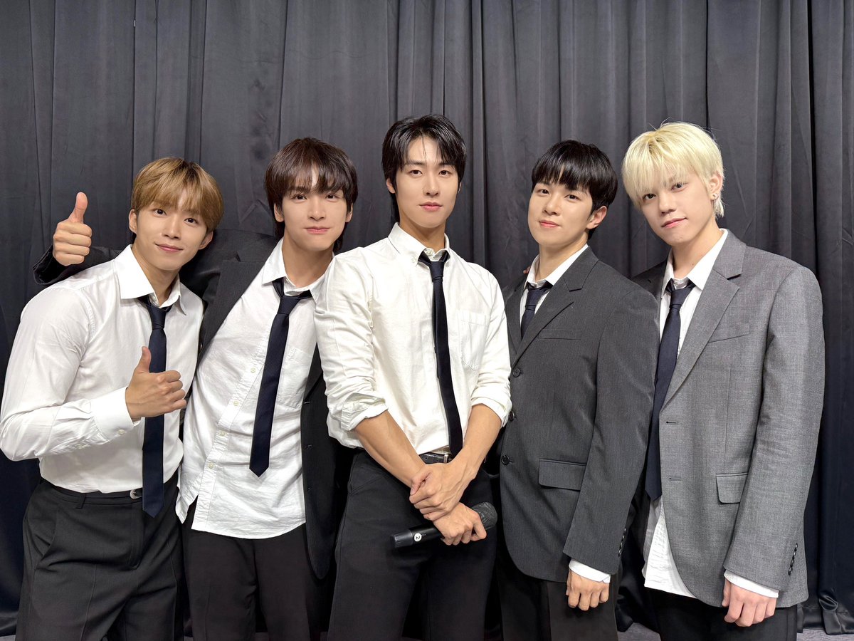 NFlyingofficial's tweet photo. [📸] 2025.06.26 N.Flying 2nd Album [Everlasting] VIDEO CALL EVENT &amp; FAN SIGN EVENT (EVERLINE)

#NFlying #엔플라잉 #Everlasting #에버래스팅 #만년설 https://t.co/gcwjoeJaCG