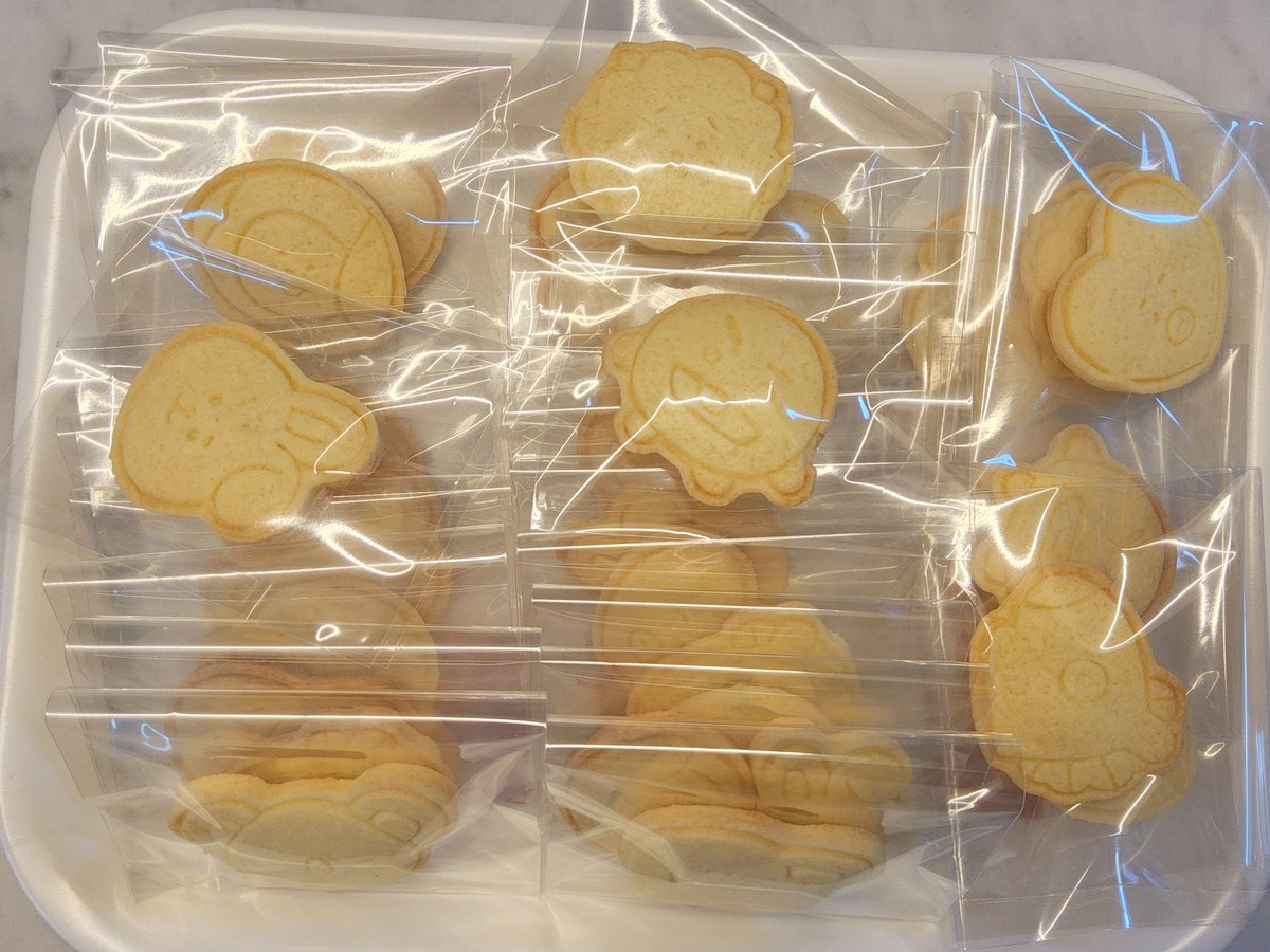 RUNSEOKJIN 나눔
🩵 달석 콘서트 쿠키 나눔 해요🩵

🩵시간 - 첫콘 _6월 28일 토요일 
🩵장소 - 경기장 근처에서 계속 돌아다닐것 같아요..ㅠ(착장 학인해주세요..!!)
🩵수량 - 약 30개
🩵조건 - 딱히 없지만.. 7인지지 확인용으로 본 게시글 rt 부탁드려용😊