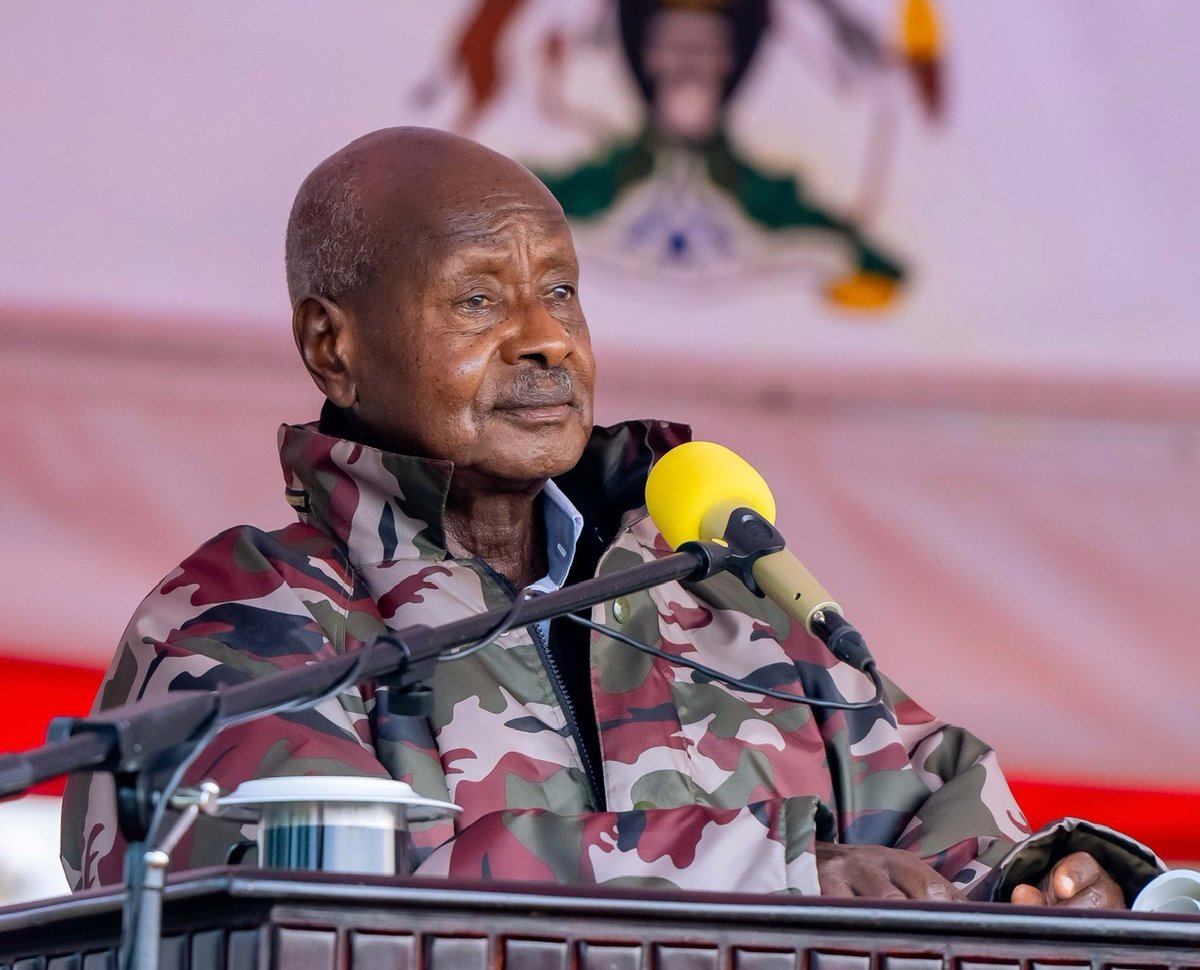 President Yoweri  Museveni will delivering a lecture at senior officers in Kimaka, has hinted on  the ongoing youths demonstrations in the Republic of Kenya which he blamed on failure of parties involved to identify the real factors leading to Youth unemployment and other issues