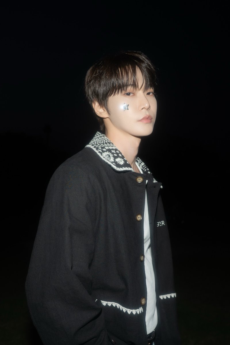 NCTsmtown's tweet photo. 고요

#DOYOUNG #도영 #JOHNNY #쟈니 
#Soar #DOYOUNG_Soar
#SoarGallery
#NCT #NCT127 https://t.co/aGnASNzYkY