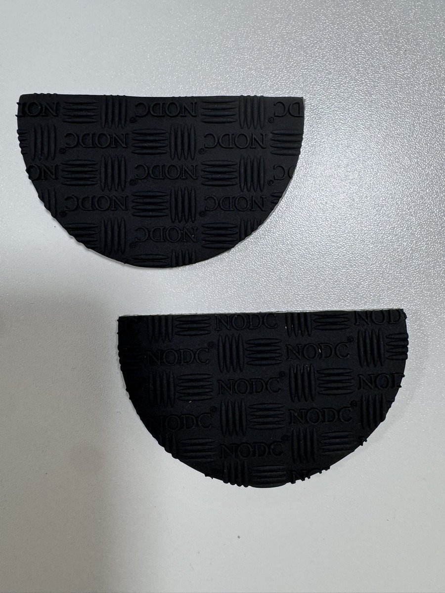 本日6/26 21:00〜
HEEL PROTECTOR Ver.2
ブラック発売です！

スニーカーのヒールの削れには粘着力No.1のNODC®︎HEEL PROTECTOR Ver.2がおすすめです！

nodcshoelaces.net/items/61418094