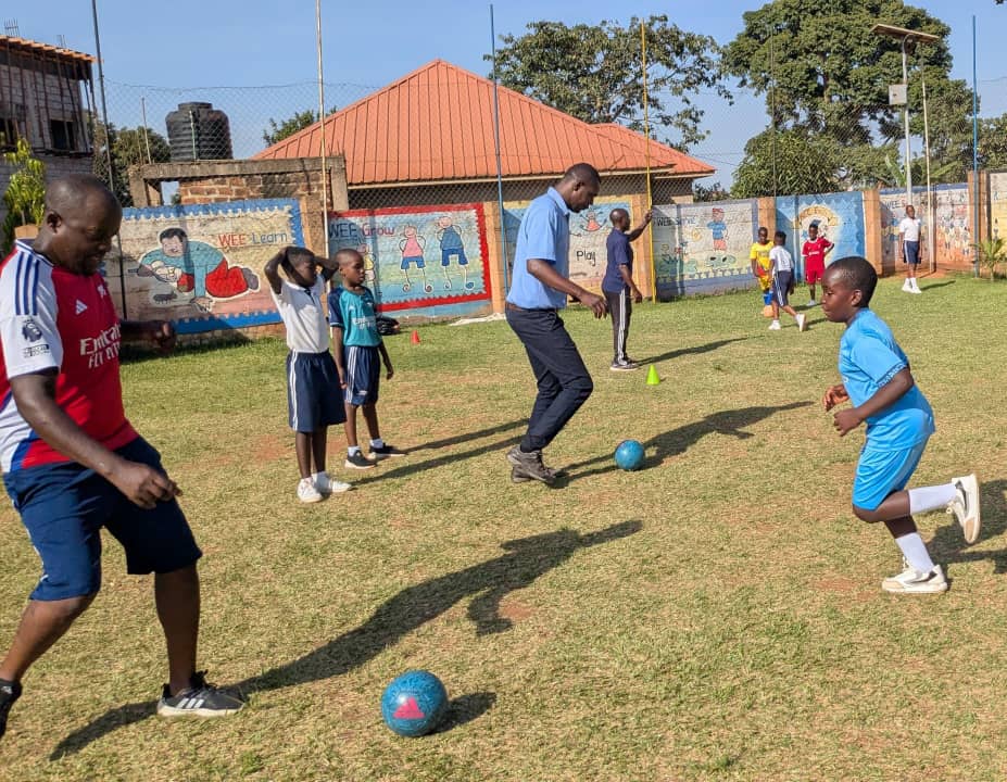 NetzahSchool's tweet image. Let’s cheer our student athletes to victory! 
Join the team by showing up, supporting, and celebrating them through active parent involvement. 
#http://netzahschoolug.ac.ug
#NurturingAndTrainingForVictory
#learningthroughplay
#TrueHeartsAndSkilfulHands
@vivien.photos