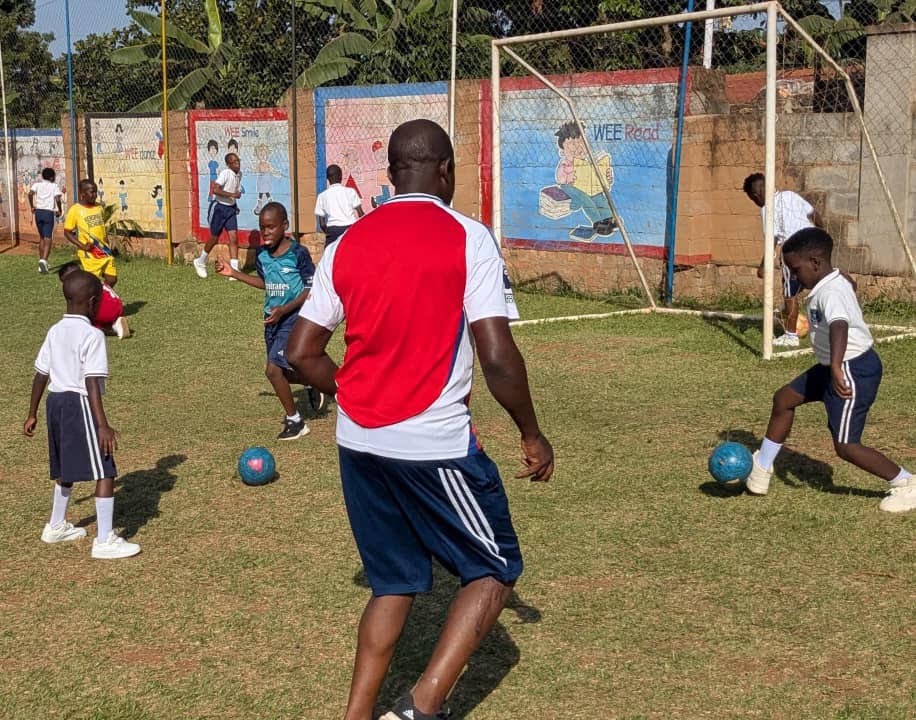 NetzahSchool's tweet image. Let’s cheer our student athletes to victory! 
Join the team by showing up, supporting, and celebrating them through active parent involvement. 
#http://netzahschoolug.ac.ug
#NurturingAndTrainingForVictory
#learningthroughplay
#TrueHeartsAndSkilfulHands
@vivien.photos