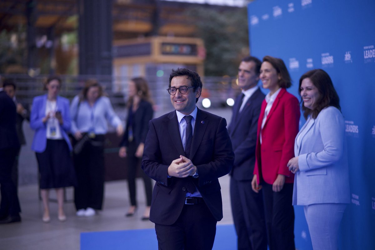 steph_sejourne's tweet image. L’Europe souveraine, sur son marché, dans sa défense, et dans l’affirmation de son modèle.
Ravi de retrouver les leaders de la famille centriste & libérale européenne au #LeadersSummit2025 @RenewEurope pour préparer le Conseil européen d’aujourd’hui
