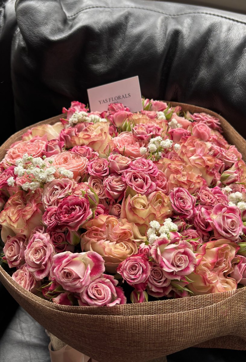 yasflorals's tweet photo. 🎀☄️🌷🧡 https://t.co/EFmSPdLirR