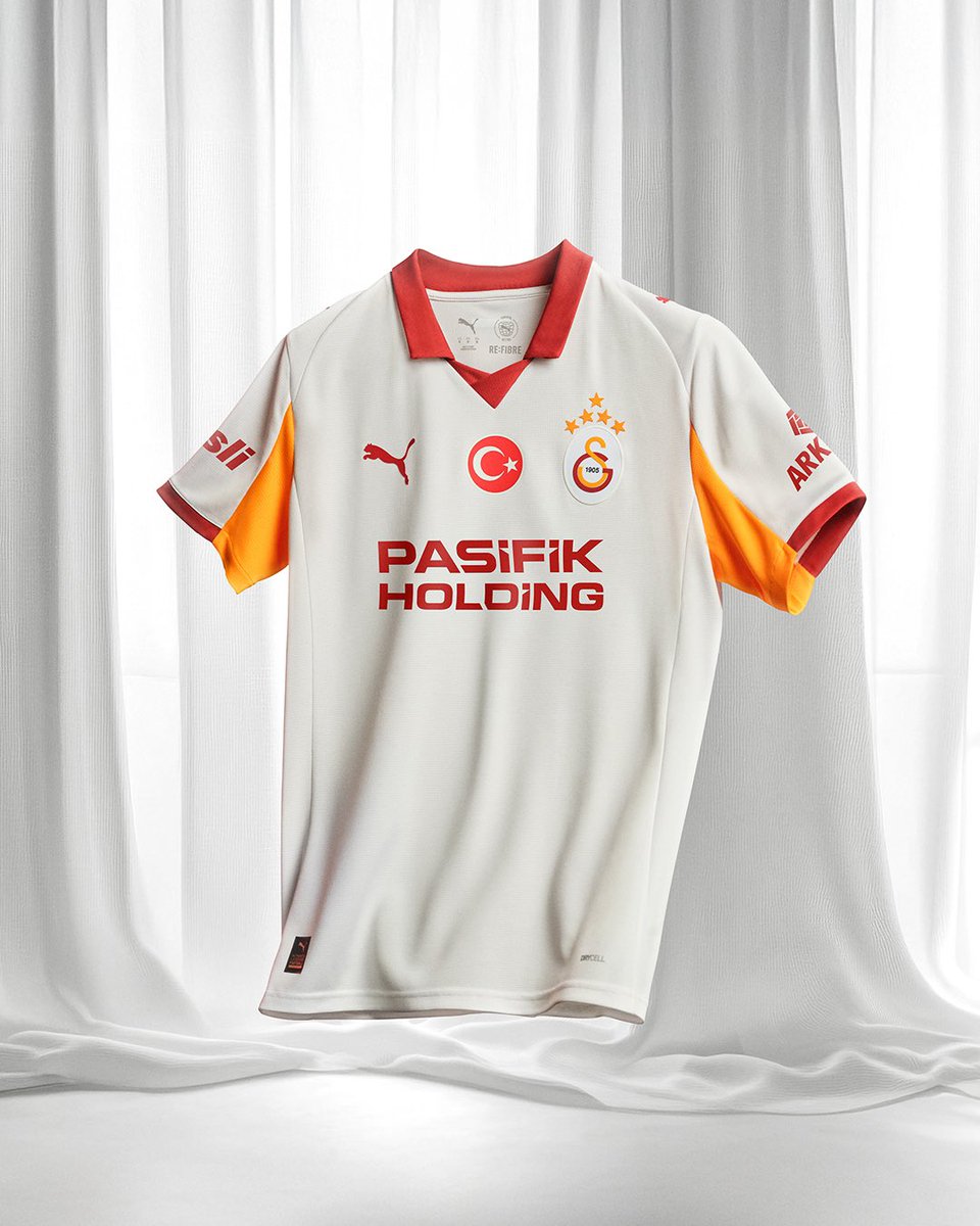 GSStore (@gsstore) on Twitter photo Beş yıldızın en yakıştığı efsane parçalı forma. Tarihi Avrupa zaferinin 25. yılına özel deplasman forması. Dünü, bugünü ve yarını sarı kırmızı yaşayanların aşkı 2025/26 Galatasaray İç Saha ve Deplasman formaları, şimdi satışta.
#YıldızlarınAltında <a href="/pumafootball/">PUMA Football</a> Beş yıldızın en yakıştığı efsane parçalı forma. Tarihi Avrupa zaferinin 25. yılına özel deplasman forması. Dünü, bugünü ve yarını sarı kırmızı yaşayanların aşkı 2025/26 Galatasaray İç Saha ve Deplasman formaları, şimdi satışta.
#YıldızlarınAltında <a href="/pumafootball/">PUMA Football</a>