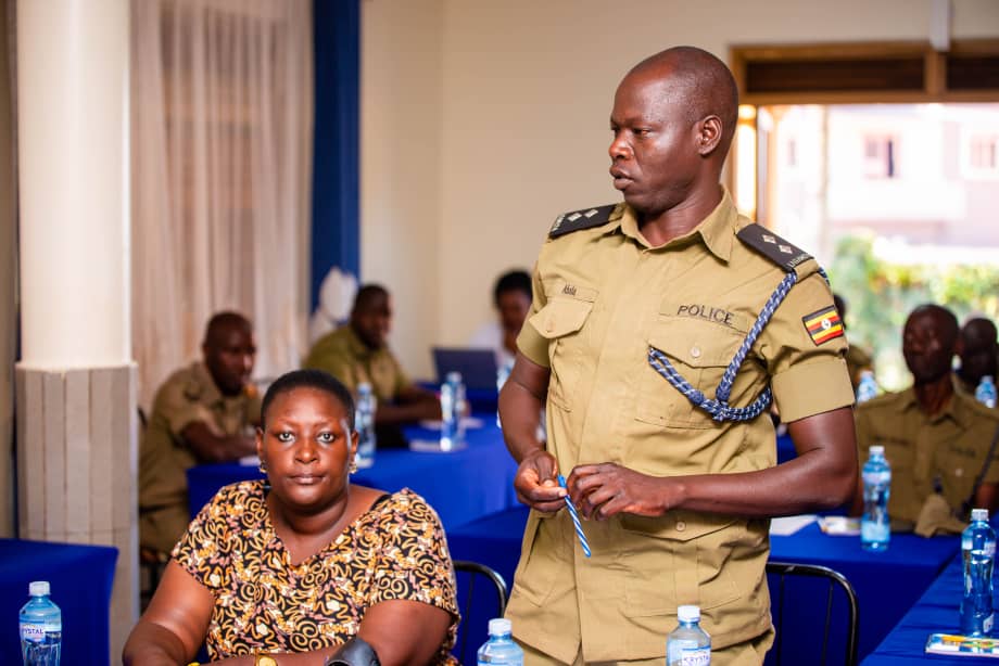 WomenWithAMiss1's tweet image. @WomenWithAMiss1  Engagement Meeting With Law Enforcement Officers!
The Main Objective of the Engagement Meeting is to Foster Awareness of #BasicHumanRights and also aims to Ensure the Law Enforcement Officers #Understand and #Respect these #fundamentalRights of Marginalized…