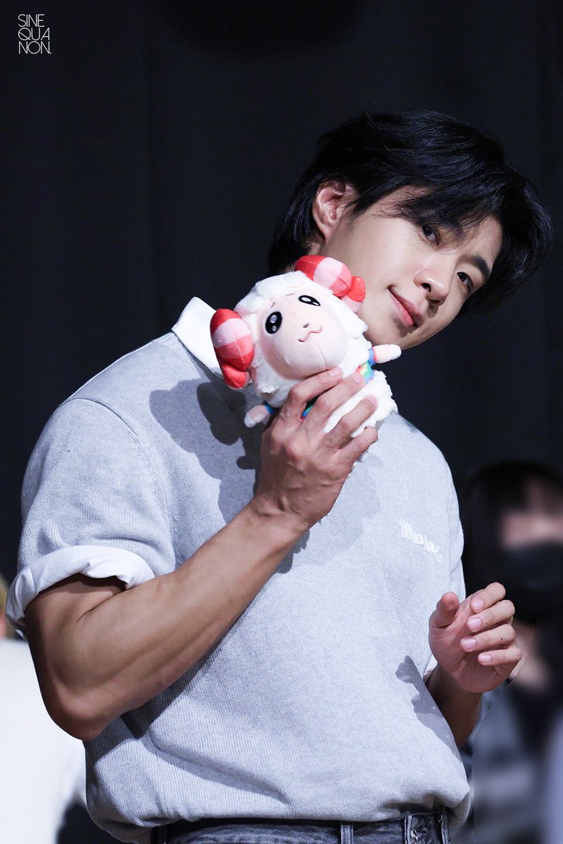 250614 온앤오프 팬사인회 와이엇

#온앤오프 #ONF #와이엇 #재영 #WYATT #SQNONF
