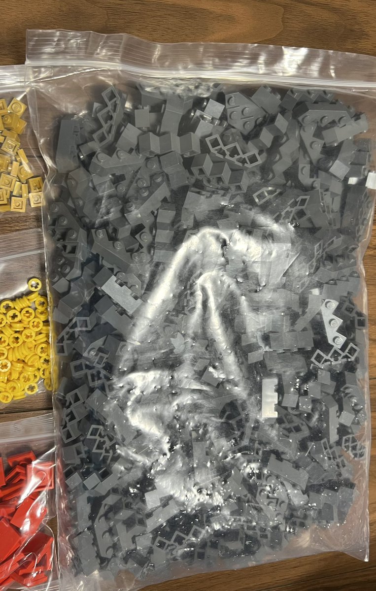 ponnegi_0505's tweet image. 3作品分のブリリン着弾💥

計5298ピース
少しずつ作っていきます♪

#レゴ　#lego #bricklink #moc