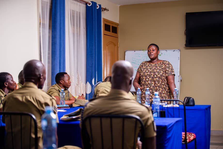 WomenWithAMiss1's tweet image. @WomenWithAMiss1  Engagement Meeting With Law Enforcement Officers!
The Main Objective of the Engagement Meeting is to Foster Awareness of #BasicHumanRights and also aims to Ensure the Law Enforcement Officers #Understand and #Respect these #fundamentalRights of Marginalized…