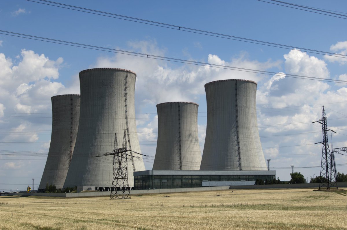 Euractiv_FR's tweet image. Réacteurs nucléaires tchèques : la plainte d’#EDF rejetée: Un tribunal tchèque a rejeté mercredi 25 juin une plainte déposée par le groupe français #EDF contre l’attribution par Prague d’un contrat de construction de deux réacteurs au Sud-Coréen #KHNP,… dlvr.it/TLZ9CX