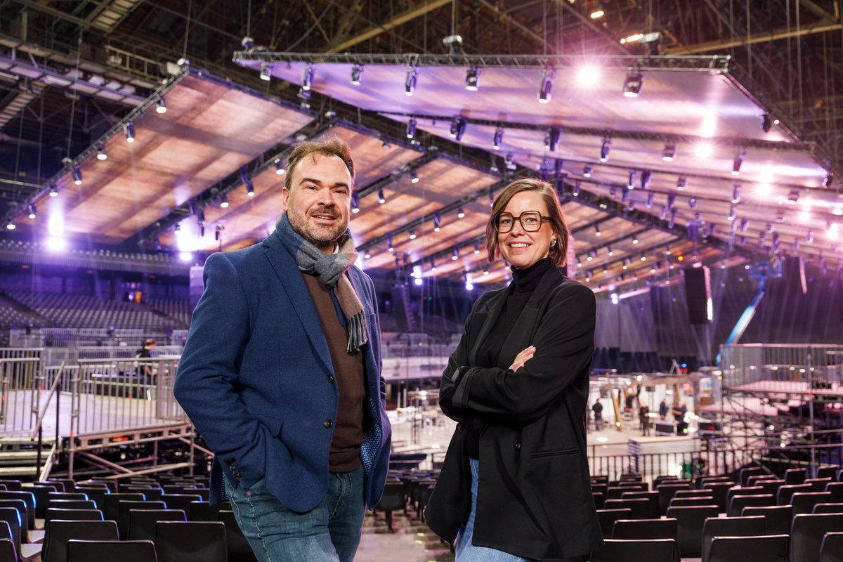 Een concertzaal is een dichte omgeving geworden waar #connectiviteit serieus op de proef wordt gesteld: met duizenden smartphones die tegelijkertijd filmen, delen en verbinden. Om deze uitdaging aan te gaan, hebben we een privé #5G-netwerk uitgerold in de zalen die worden beheerd
