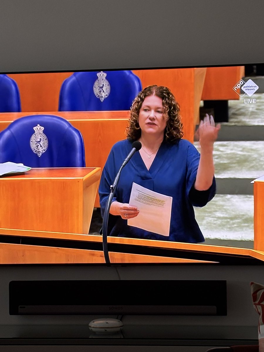 Het #asieldebat is nog niet begonnen of D66 begint alweer op de voorhand met "Geen Steun". 

Iemand nog vragen waarom D66 gezakt is naar 8 zielige zeteltjes??