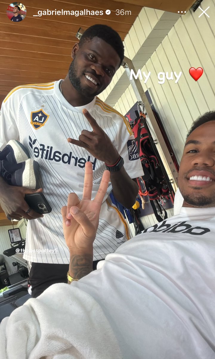DailyAFC's tweet photo. 📲 Gabriel Magalhaes on Instagram, with Thomas Partey. 

🗣️ ‘My guy ❤️’ https://t.co/eRtpfnnQiL