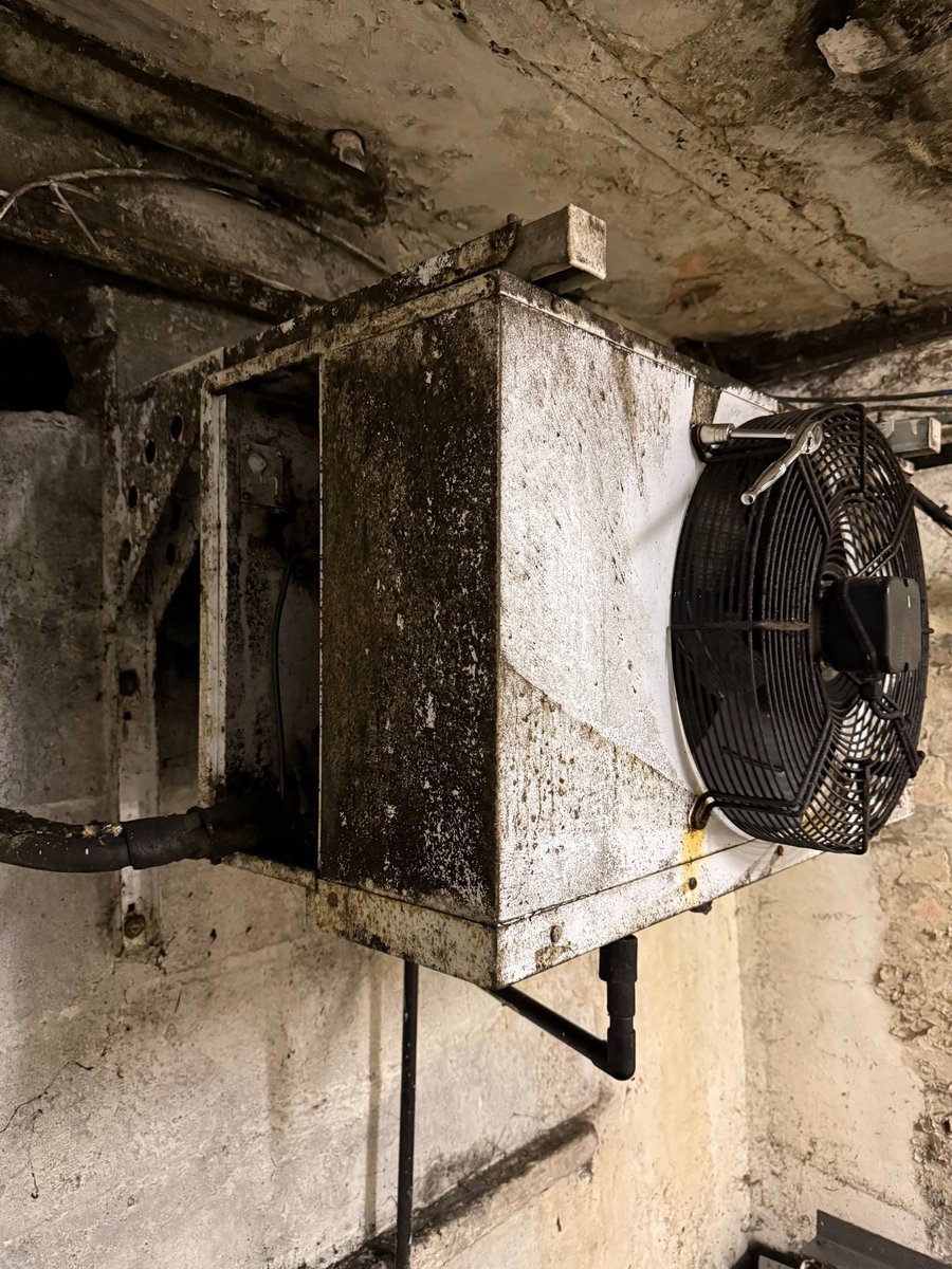 barandcatering's tweet photo. It’s safe to say this #beer #cellarcooler was well overdue for a service! 
With heavy #mould build-up caused by the damp cellar environment, this unit was struggling. Our team gave it a full strip down, removing the casing, drip tray and #fans, before fully #sanitising system. https://t.co/ZJWvAnAKBK
