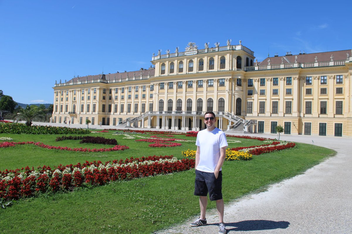 MClarkeShow's tweet image. Been in #Vienna since Tuesday and it&apos;s such an impressive city. Enjoying the music, history and gothic architecture. 🇦🇹