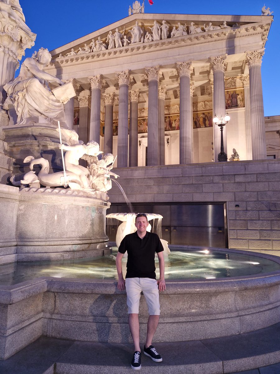 MClarkeShow's tweet image. Been in #Vienna since Tuesday and it&apos;s such an impressive city. Enjoying the music, history and gothic architecture. 🇦🇹
