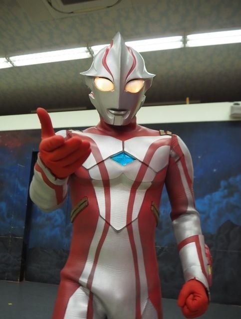 せっかく再び跳んでくれたのに、あまり綺麗に撮れなかった自分が残念すぎましたが😅
でもすごく嬉しかったですv
メビウスありがとー！