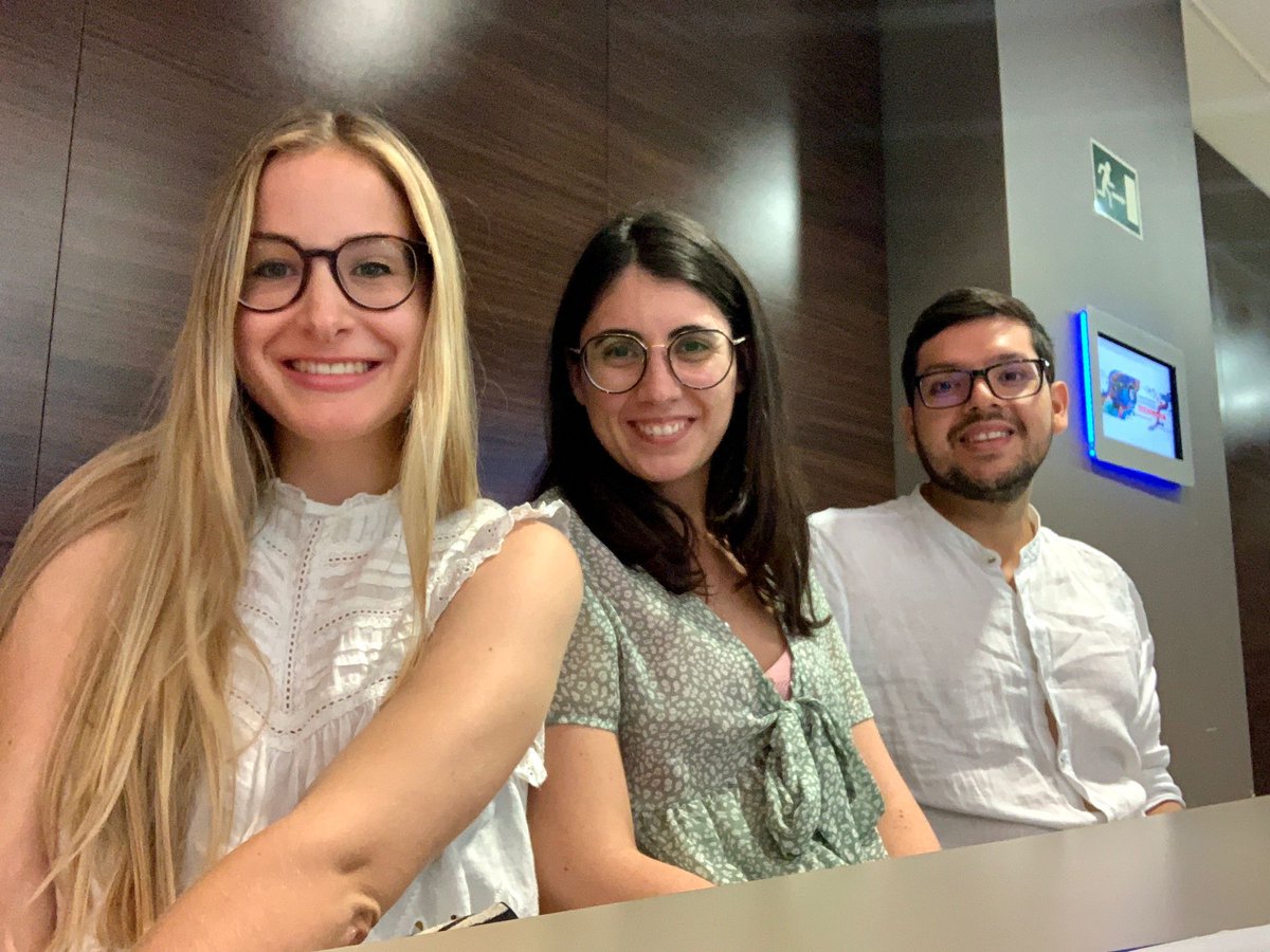 crh_MoralesIMIB's tweet photo. 🩺🧬🔬🛌Enhorabuena María Sánchez, Jaime Ortiz y Victoria Tudela, ¡ ya sois hematólogos ! Os deseamos lo mejor en vuestra andadura profesional que ahora comenzáis. Ya sabéis que tenéis disponible vuestra casa en #MoralesMeseguer @Area6VegaMedia para lo que podamos ayudar. Suerte. https://t.co/GZt88Ncn4e