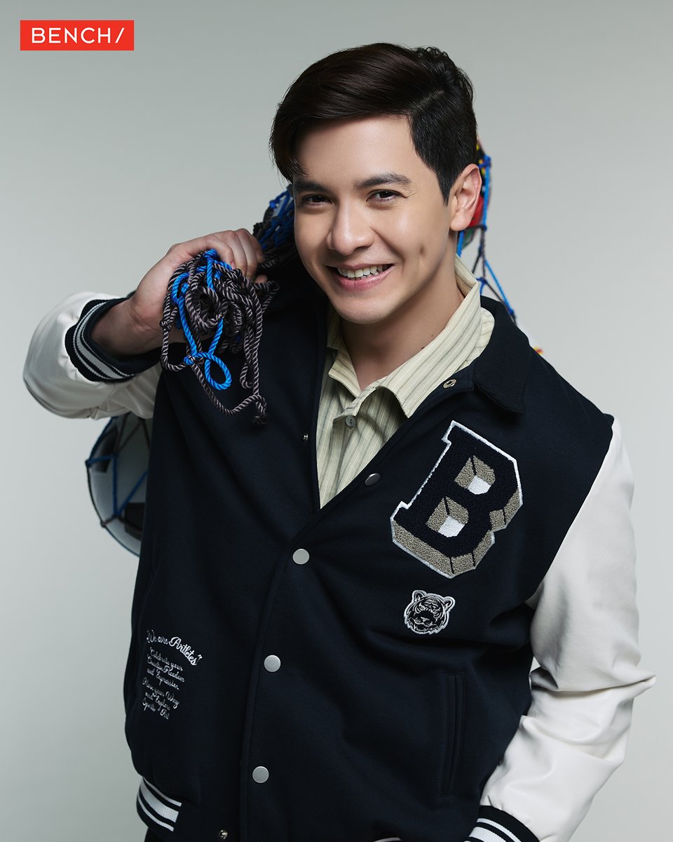 benchtm's tweet photo. @aldenrichards02’s serving crisp charm and clean cuts that speak volumes! 🖤 Go for that “cool, calm, collected” energy with this polished ‘fit that keeps it classy and comfy. Snag his style and upgrade your wardrobe game! https://t.co/mrycqWKU0Q