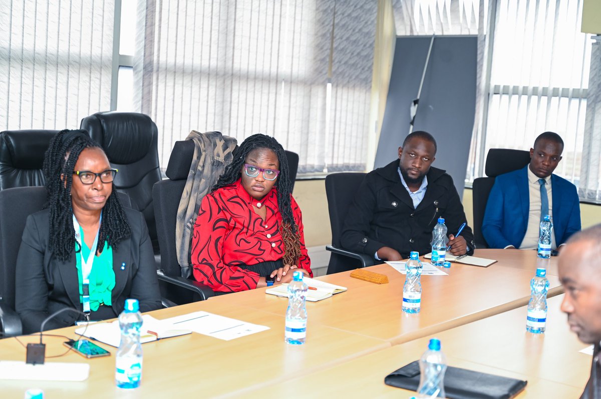 Consultative Meeting with the British High Commission on the Joint Emergency Program.

The British Deputy High Commissioner &amp; Permanent Representative to UNEP and UN Habitat Mr Edward Barnett handed over Ten-Seconds Triage [TST] Kits to the KNPHI led by Ag. DG  Dr Kamene Kimenye