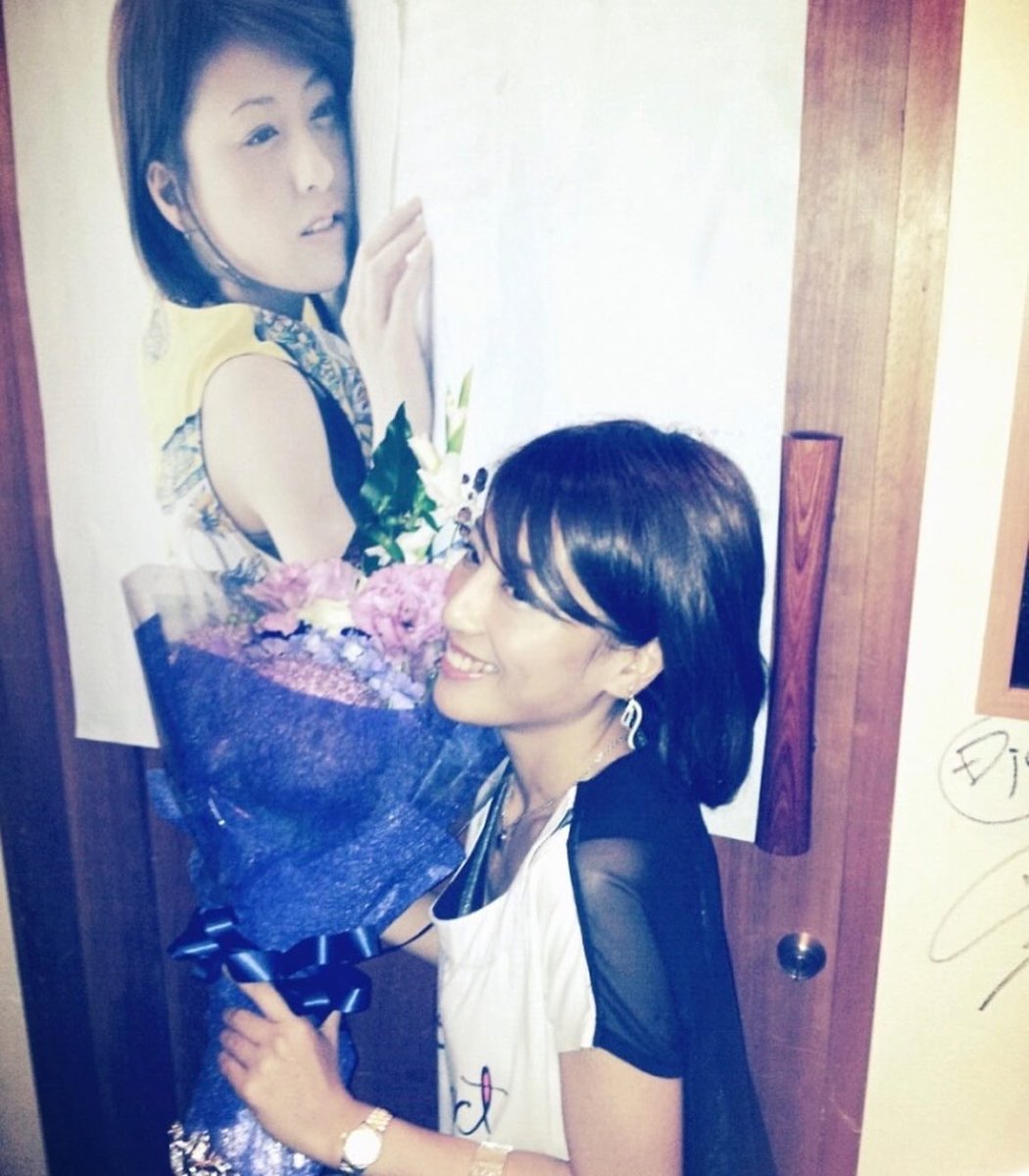 singeryosu's tweet photo. 夢や目標は、叶える事で次の夢や目標を連れてくるし

それ自体が成長するものだと、私は思います。
 
あの日から12年。

干支が一周回りました。
 
一生青春⛱️

悟りきらず、

青くさくなりすぎず、

自責しすぎず、

過信しすぎず、

そんな天秤座魂全開で♎︎
 
まっすぐ生きてみます。

◤12年記念日 ◢
https://t.co/U6mHrnSVJz