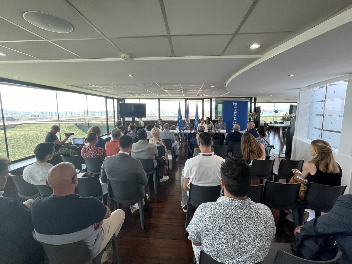 [🔴 LIVE]

🎤 Renforcer les liens entre <a href="/regionetoscana/">Regione Toscana</a> et <a href="/Departement_Var/">Departement du Var 83</a> 

🗣️ « Nous sommes des territoires amis, qui se ressemblent tellement. Vins, oleiculture, culture… ns structurons «#agritourisme dans le <a href="/Departement_Var/">Departement du Var 83</a> » souligne <a href="/g_decard/">Guillaume Decard</a>, Pdt de <a href="/VarTourisme/">Var Tourisme</a>