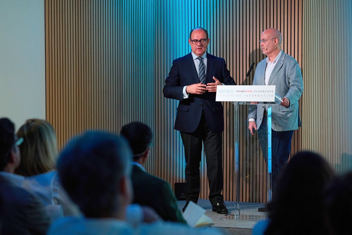 📰 «<a href="/Faconauto_com/">FACONAUTO</a> y #AEDIVE presentan el primer Decálogo de #Seguridad del #VehículoEléctrico para reforzar la confianza de compradores y usuarios»

Lee la Nota de Prensa completa en nuestra web 👉 aedive.es/noticias/Facon…