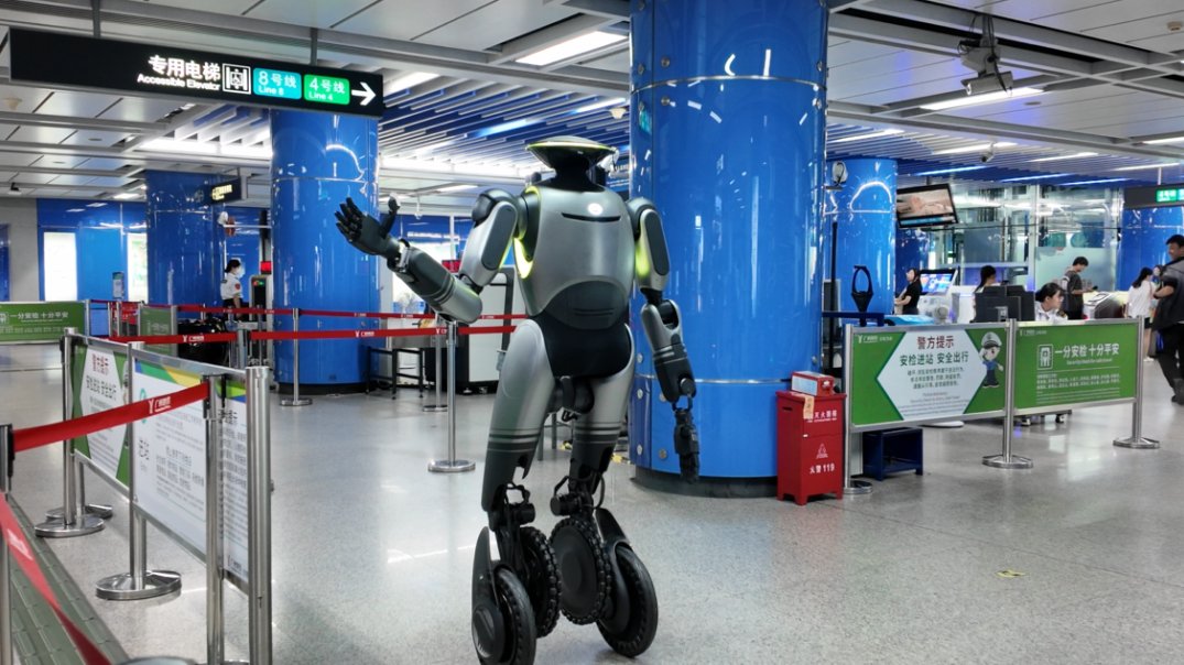 AShow71739's tweet image. GAC Group's humanoid robot GoMate has officially “joined” Guangzhou Metro! 🤖 Now assisting in smart services, GoMate marks a step forward in metro AI integration. #GuangzhouMetro #GoMate #GACGroup #AIrobotics
