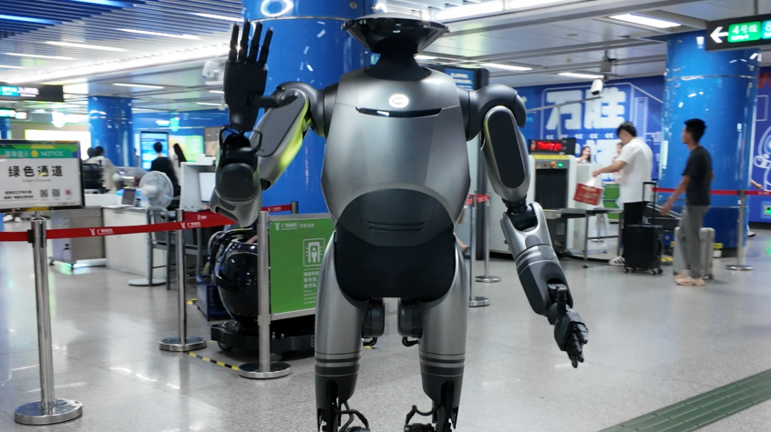 AShow71739's tweet image. GAC Group's humanoid robot GoMate has officially “joined” Guangzhou Metro! 🤖 Now assisting in smart services, GoMate marks a step forward in metro AI integration. #GuangzhouMetro #GoMate #GACGroup #AIrobotics