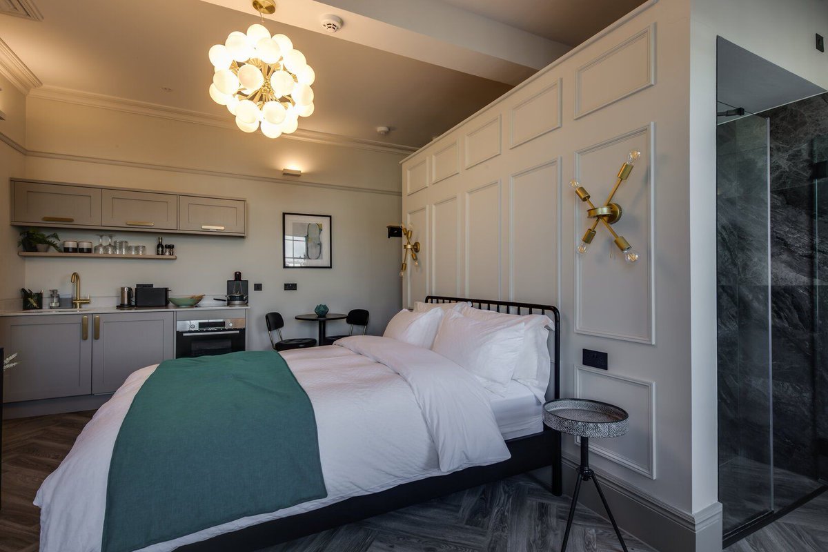 NeptuneApartme2's tweet photo. Looking for a #longtermstay in #Cheltenham that feels like home—only better? ✨
#NeptuneApartments offers luxury, flexibility & comfort in the heart of the Promenade.
Perfect for #business, #relocation, or an extended break.
🌐 https://t.co/fIAa864T3k
#LuxuryServicedApartments https://t.co/HNsSj8Hw5g